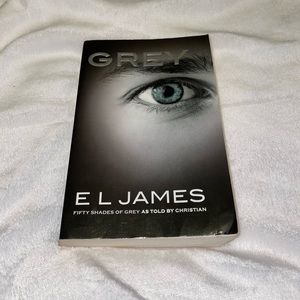 ❤️ SOLD ❤️ Grey by EL James book!